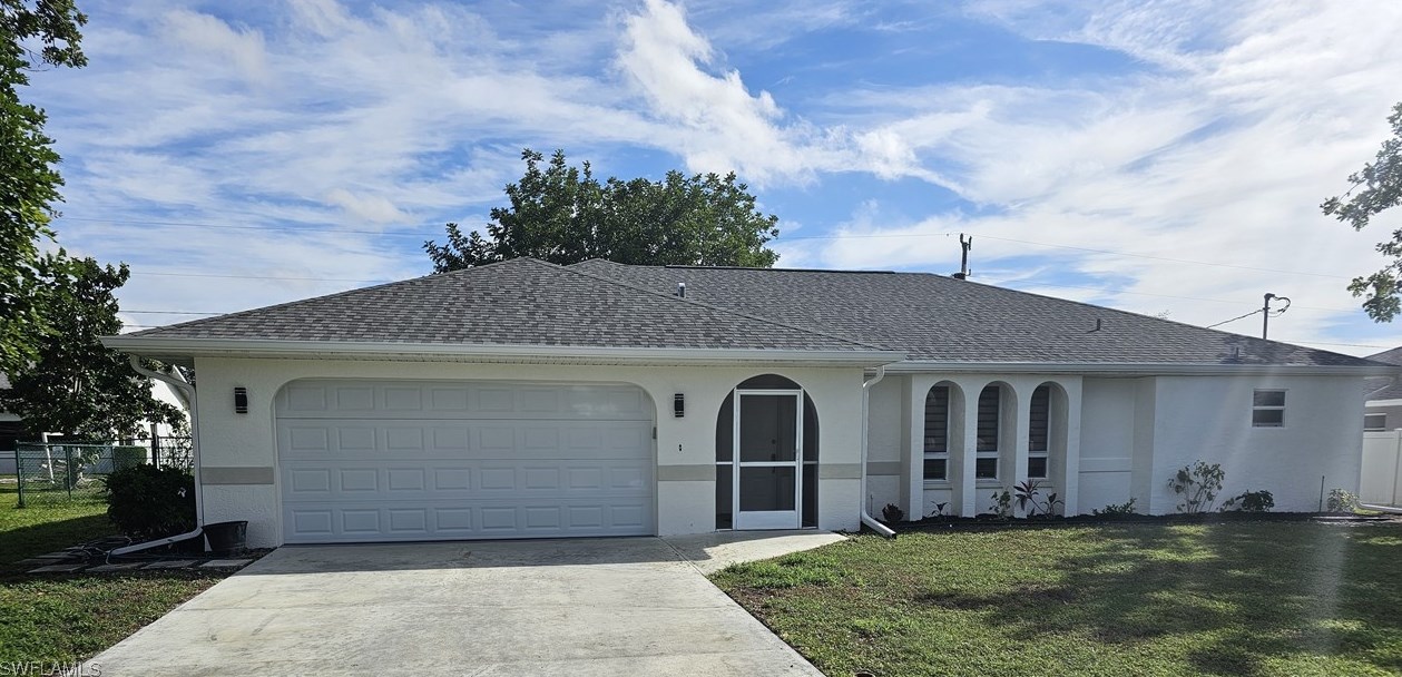 116 Riviera St, Lehigh Acres, FL 33936-5378