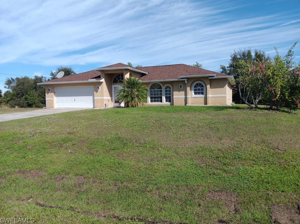 679 Mirror Lakes Ct, Lehigh Acres, FL 33974