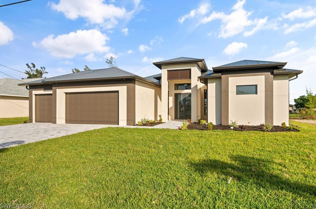 2001 8th Ct, Cape Coral, FL 33991-3304