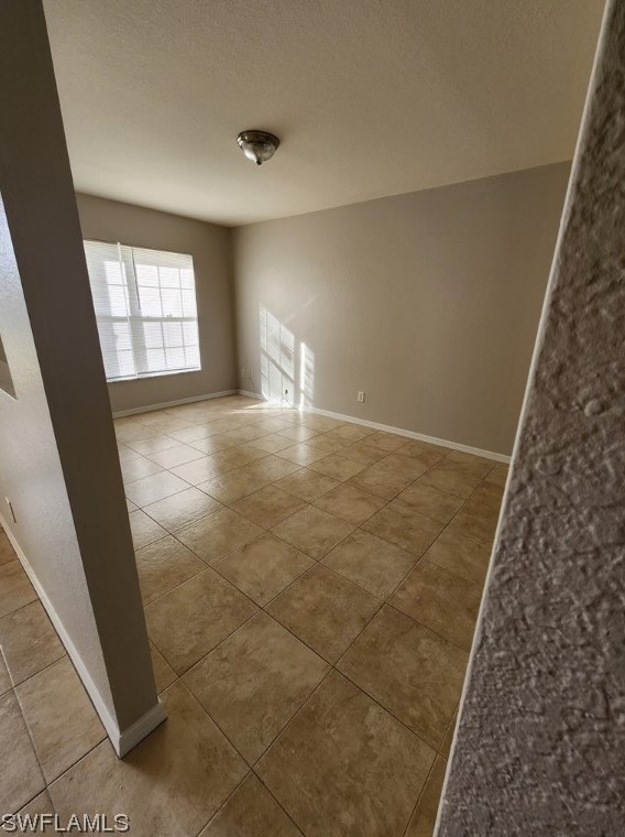 323 3rd Ter, Cape Coral, FL 33990-1036