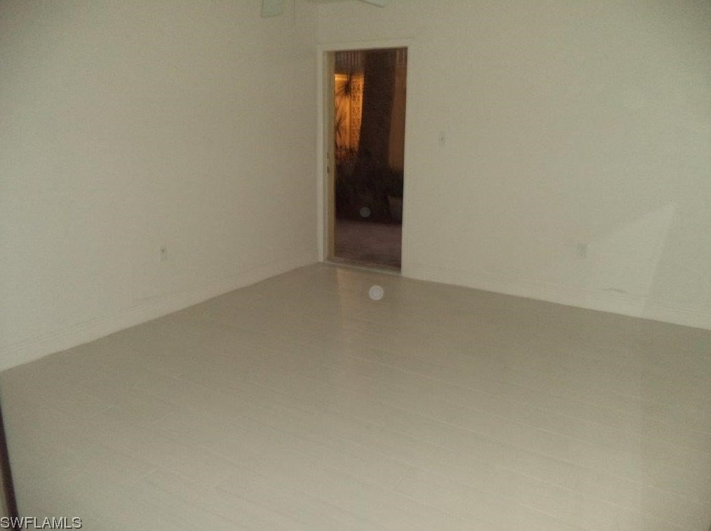 8140 Country Rd, Fort Myers, FL 33919-7112