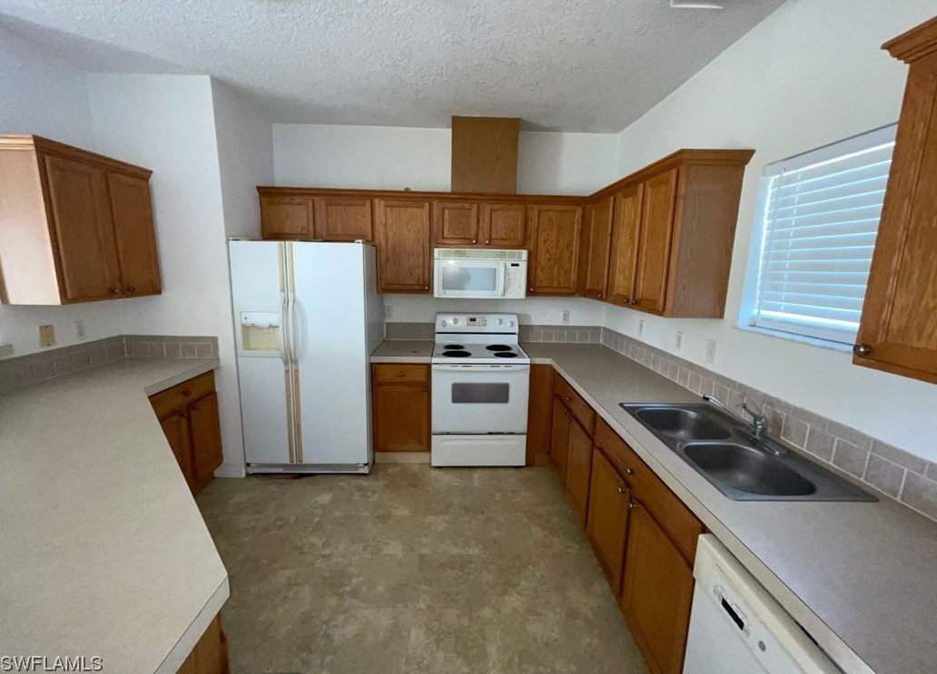 4318 9th St W, Lehigh Acres, FL 33971