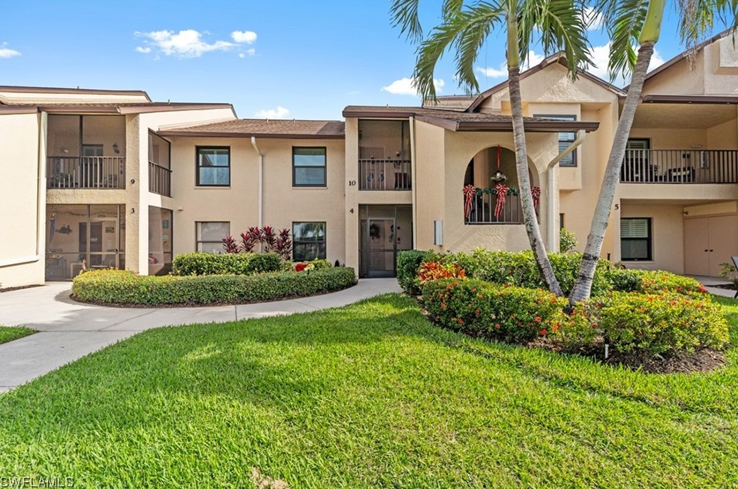 8302 Charter Club Cir, Fort Myers, FL 33919-6830