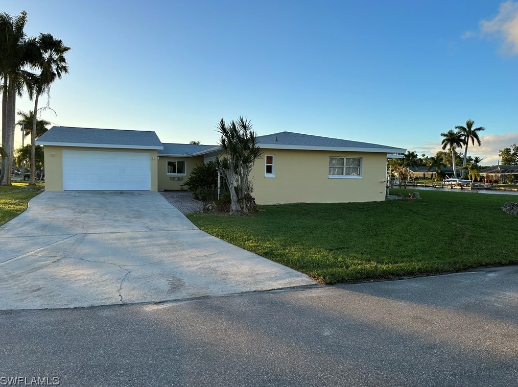 1939 35th St, Cape Coral, FL 33904-4483