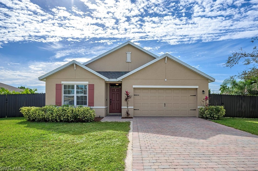 138 28th Ter, Cape Coral, FL 33904-3482