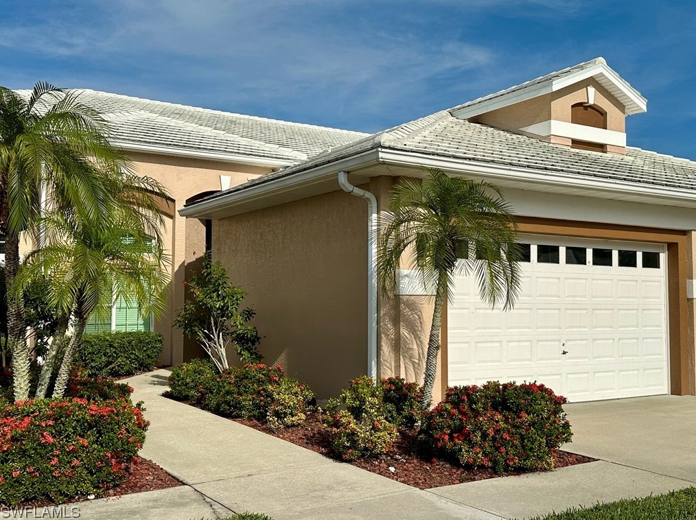 8674 Franchi Blvd, Fort Myers, FL 33919-7056