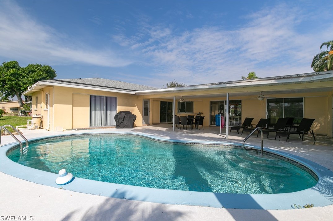 818 Monticello Ct, Cape Coral, FL 33904-5948