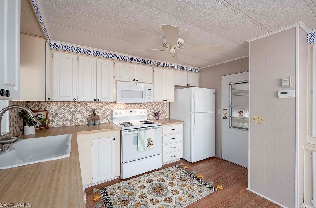 218 Poinsettia Dr, Fort Myers, FL 33905