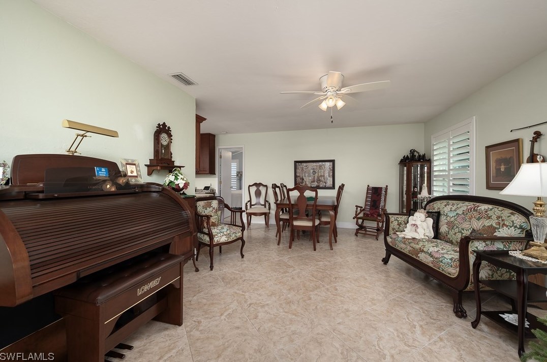 3316 6th Pl, Cape Coral, FL 33904-4909