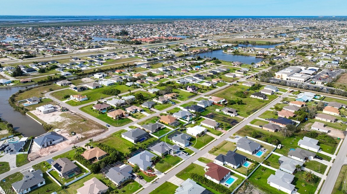 424 28th Pl, Cape Coral, FL 33991-1140