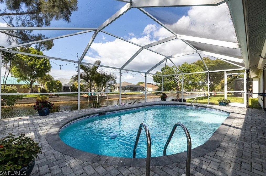 313 Se 23rd Terrace, Cape Coral, FL 33990