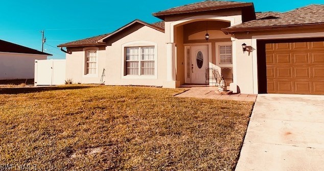 220 2nd Pl, Cape Coral, FL 33990-1035