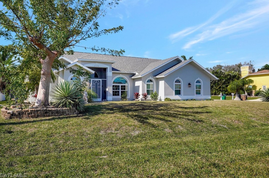 2128 8th Ct, Cape Coral, FL 33991-3601