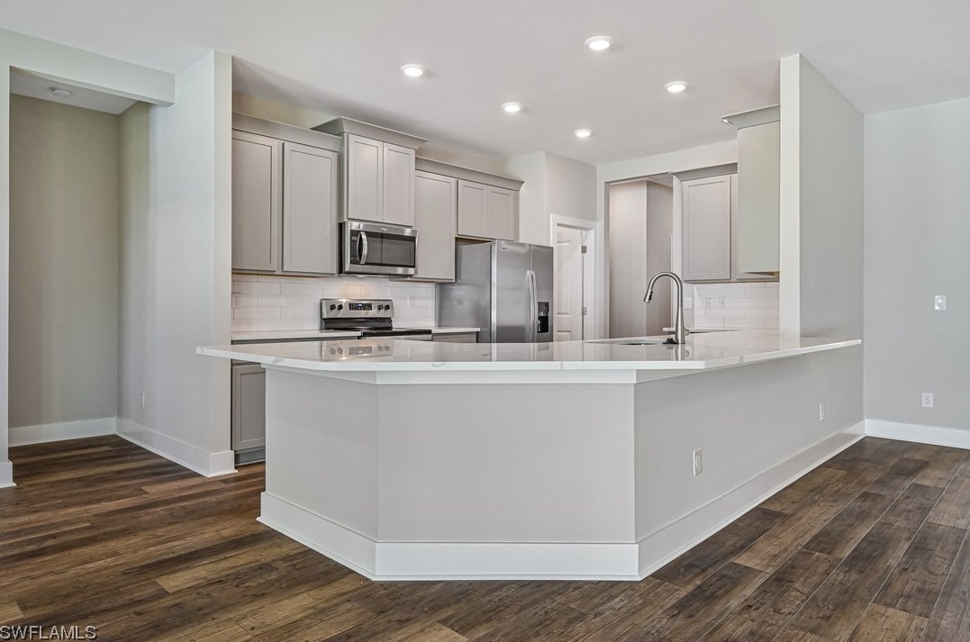 2503 8th Ave, Cape Coral, FL 33904-2802