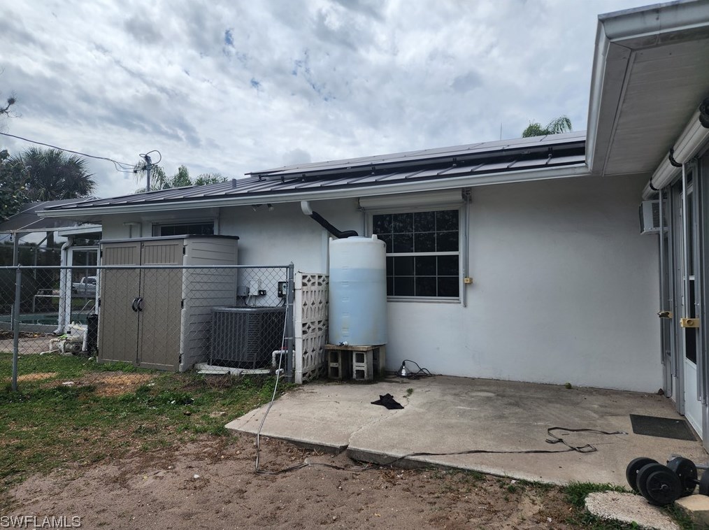 522 Michael Ave, Lehigh Acres FL  33936-1044 exterior