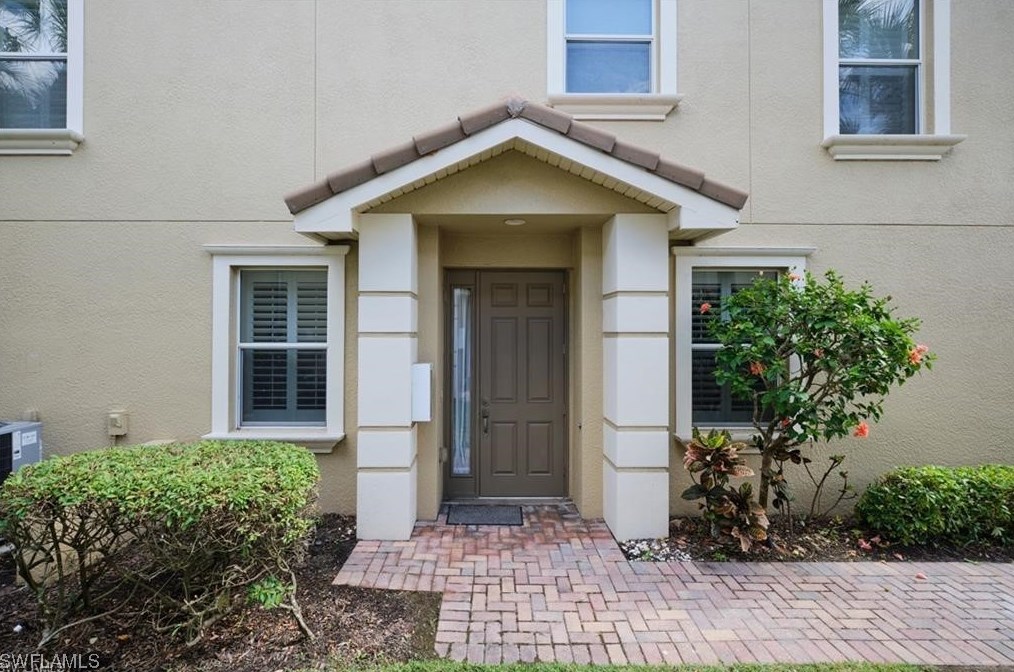 3211 Cottonwood Bnd, Fort Myers, FL 33905-3878