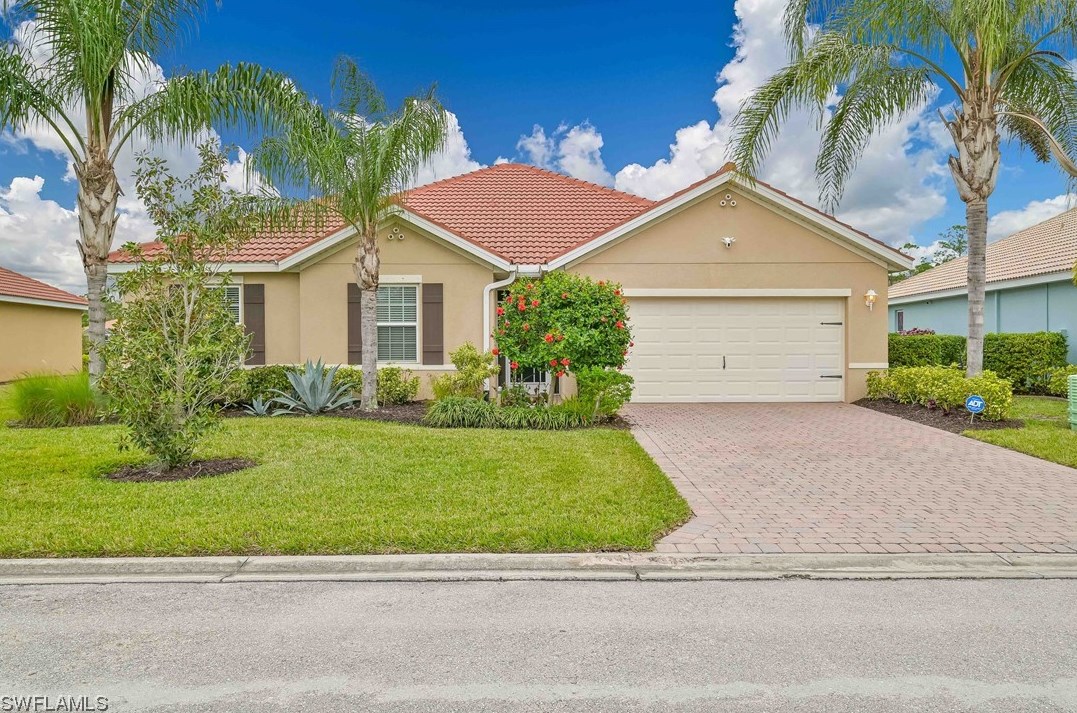 3217 Birch Tree Ln, Alva, FL 33920