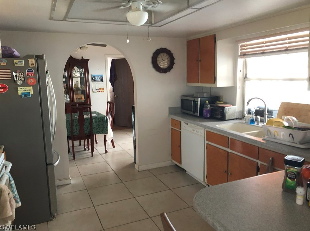 1113 17th St, Cape Coral, FL 33990-5508