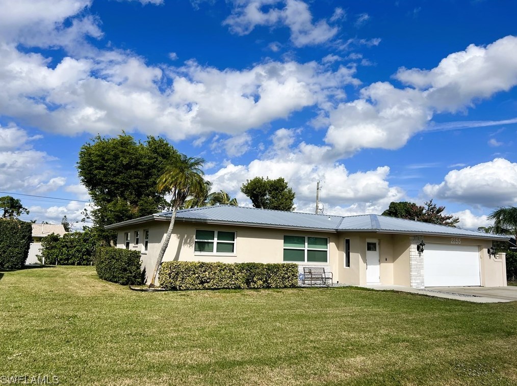 2255 Ephraim Ave, Fort Myers, FL 33907