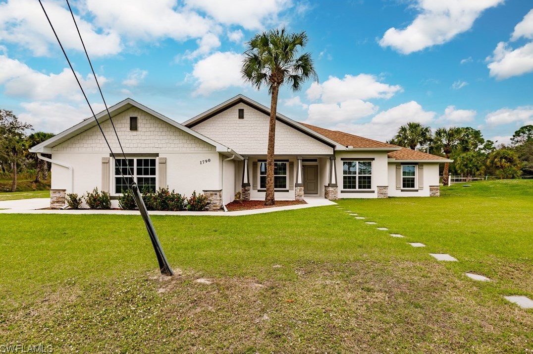 1790 Werner Dr, Alva, FL 33920