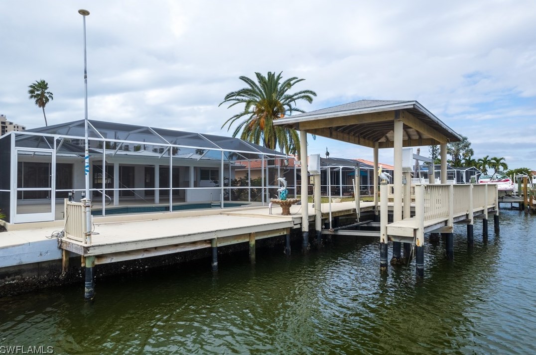 9 Fairview Blvd, Fort Myers Beach, FL 33931-4513