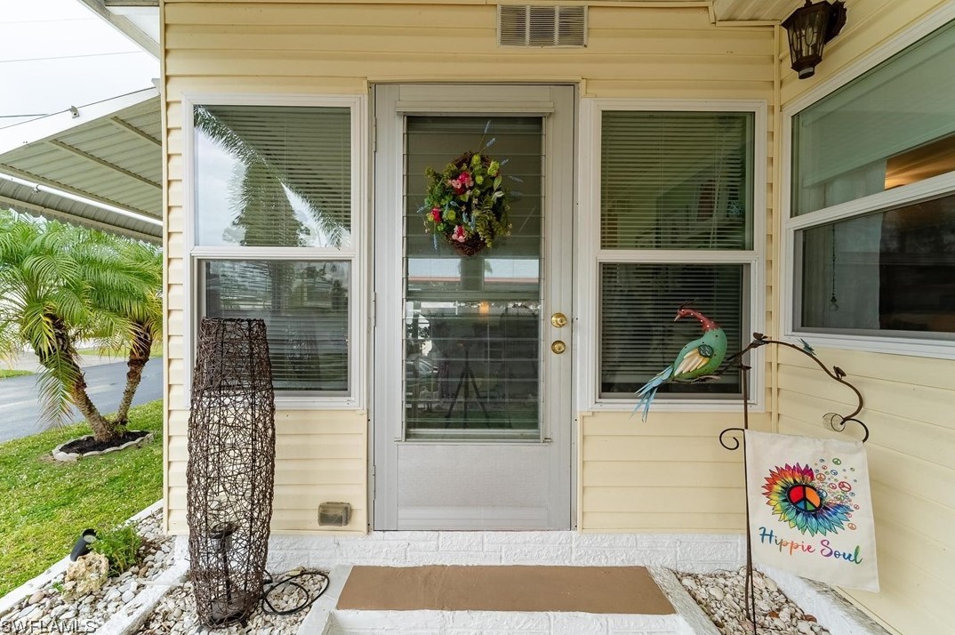 925 Lazy Ln, Fort Myers, FL 33917-6373