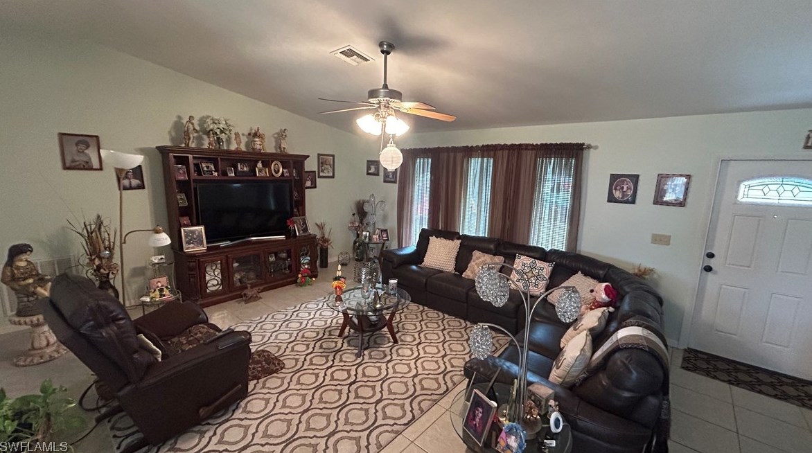 218 Ground Dove Circle, Lehigh Acres, FL 33936