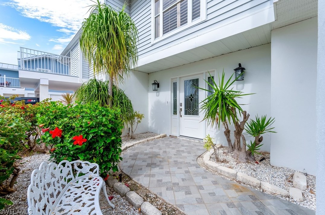 12130 Siesta Dr, Fort Myers Beach, FL 33931-2341