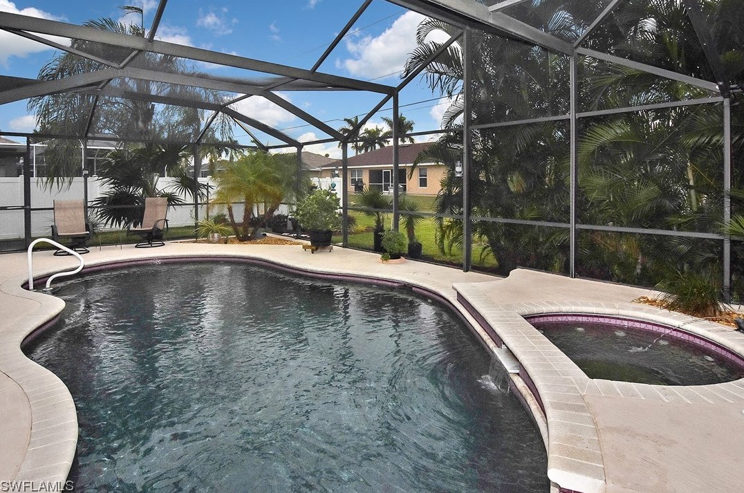 1004 35th St, Cape Coral, FL 33914-5256