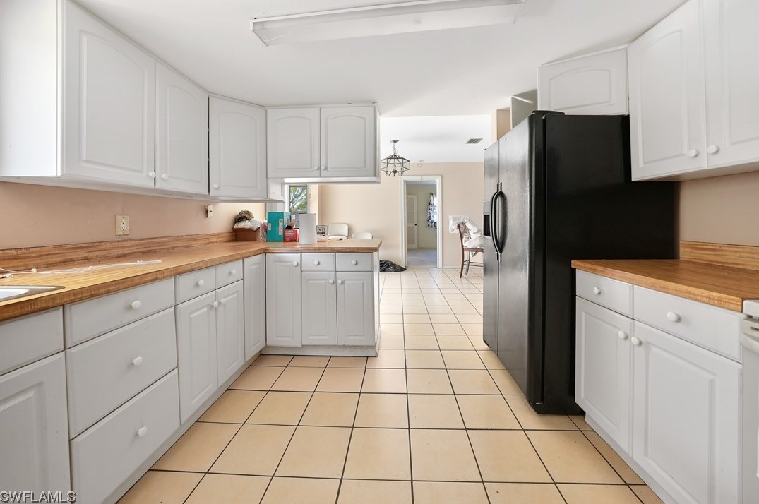 2122 5th Ter, Cape Coral FL  33909-2760 exterior