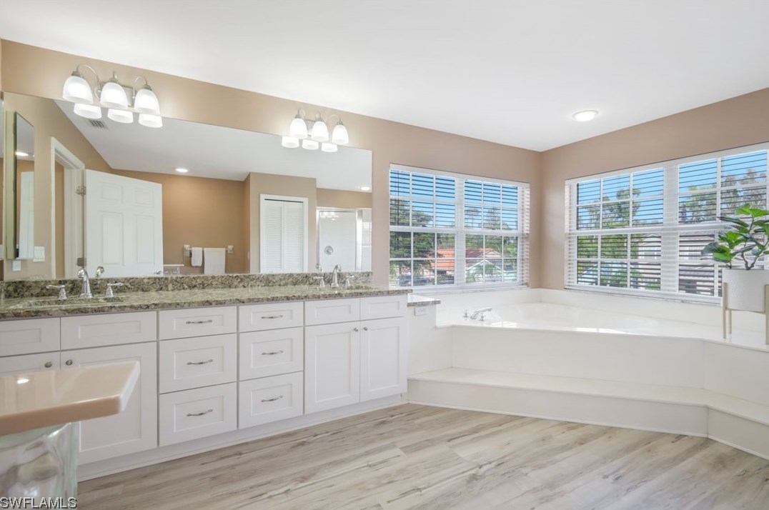 7755 Cameron Cir, Fort Myers FL  33912-5667 exterior