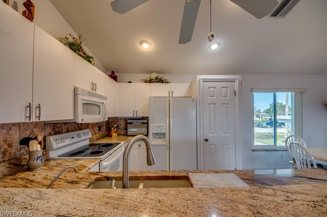 3289 8 Ave, Saint James City FL  33956-2130 exterior