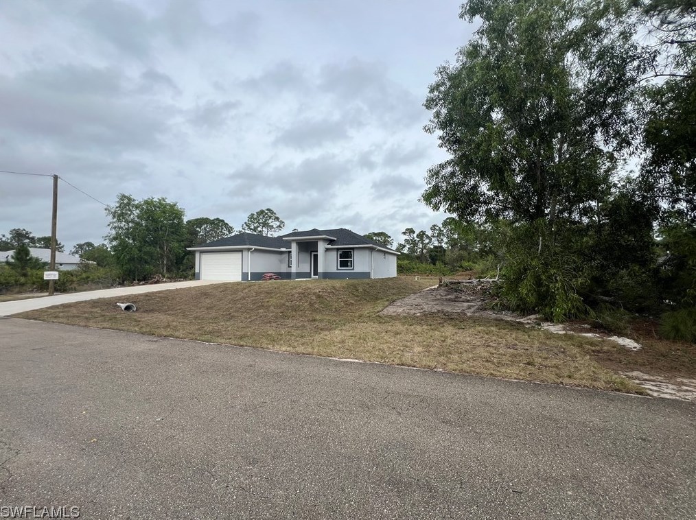 3121 39th St, Lehigh Acres, FL 33976-4402