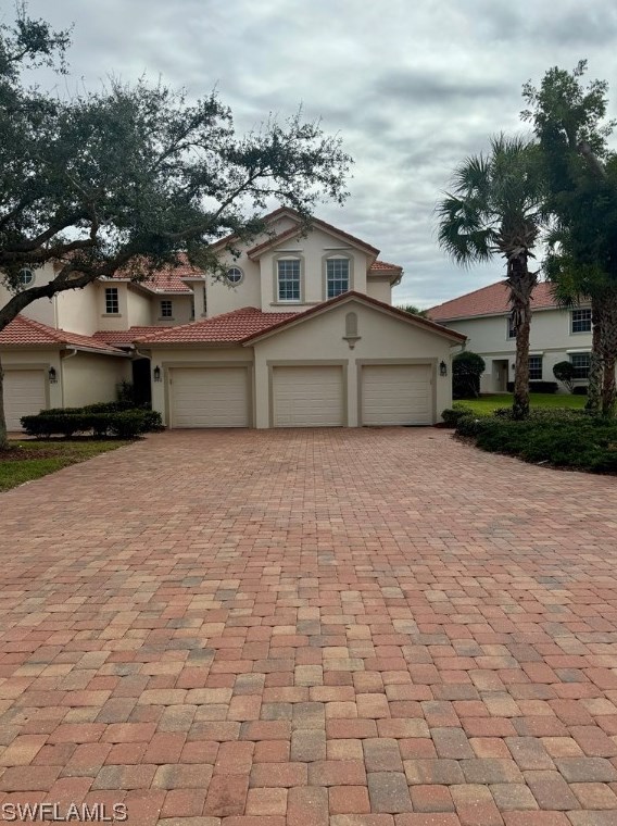 8831 Forest Ln, Fort Myers, FL 33908-5665