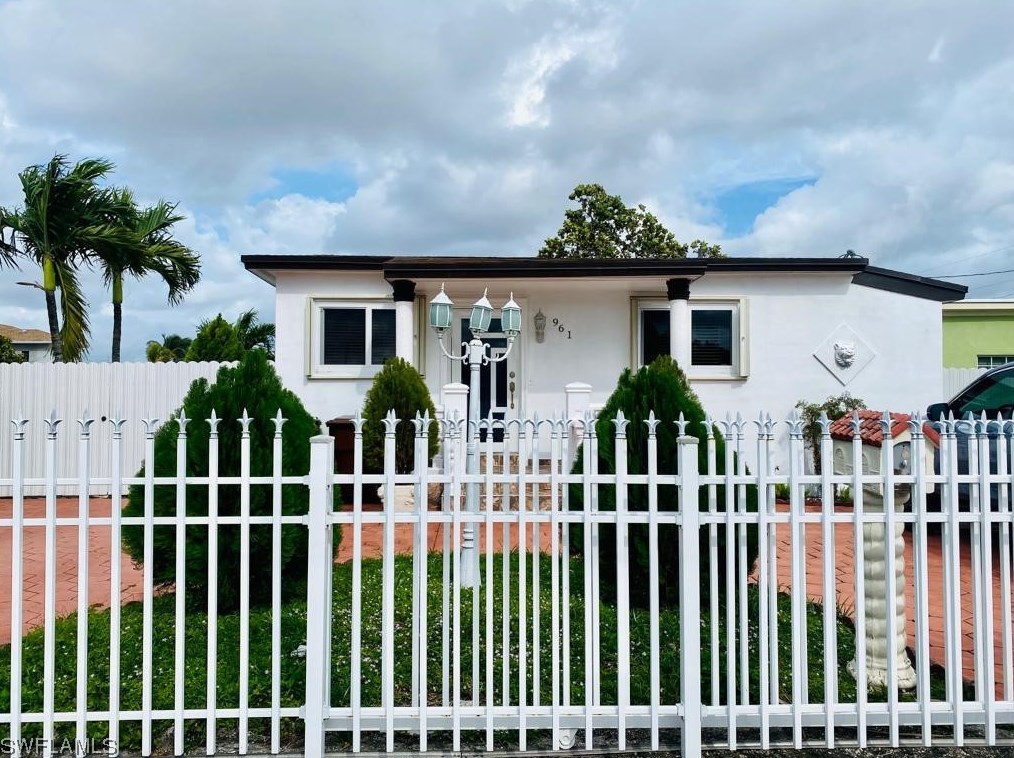 961 E 45th St, Hialeah, FL 33013