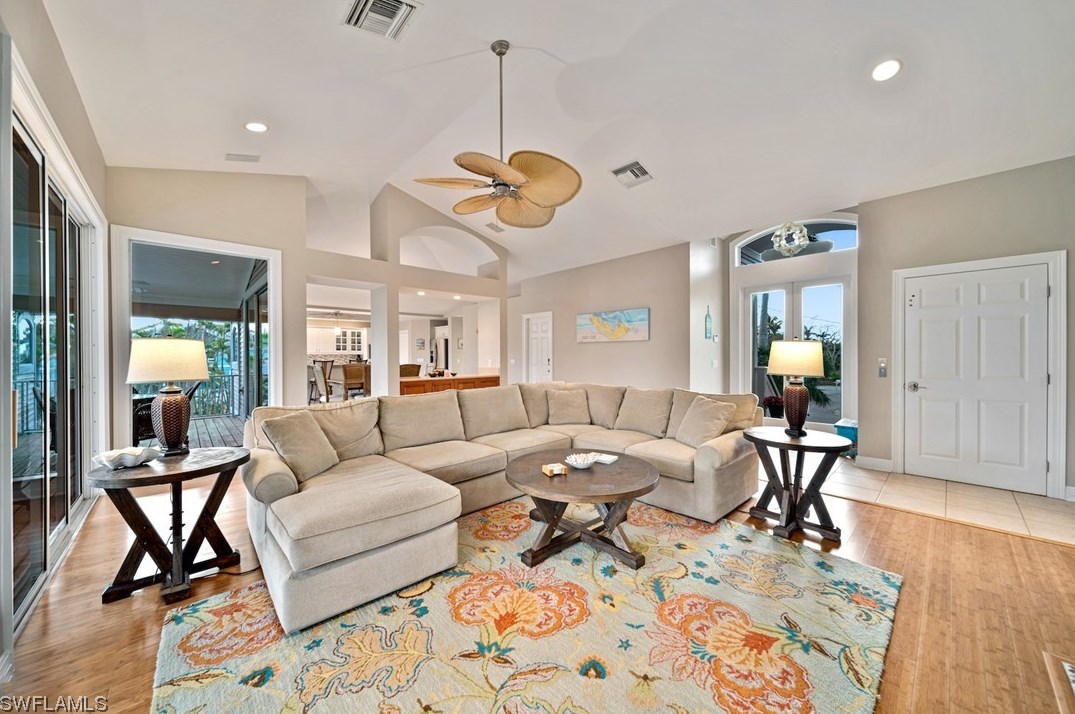 4428 Waters Edge Ln, Sanibel FL  33957-2805 exterior