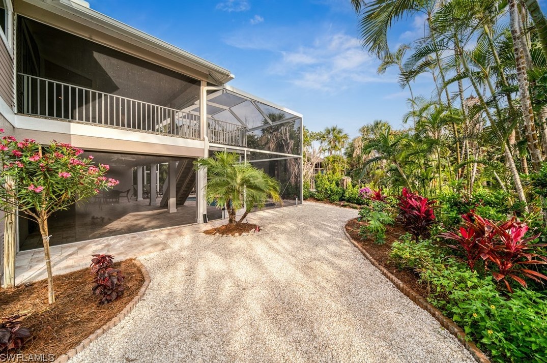 4428 Waters Edge Ln, Sanibel FL  33957-2805 exterior