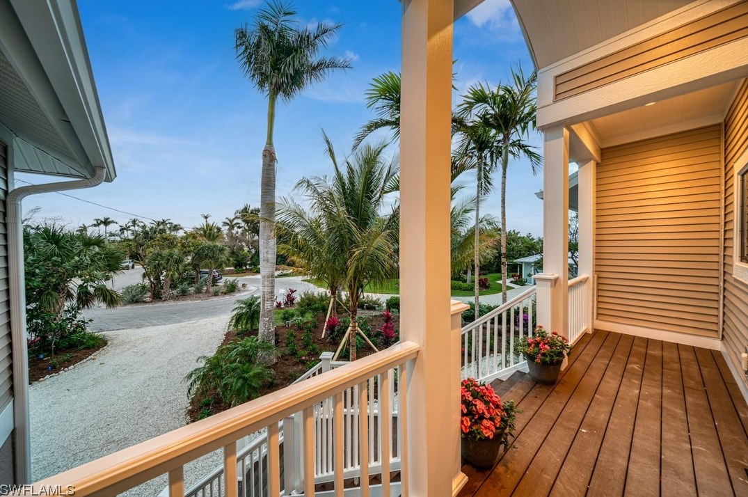 4428 Waters Edge Ln, Sanibel FL  33957-2805 exterior