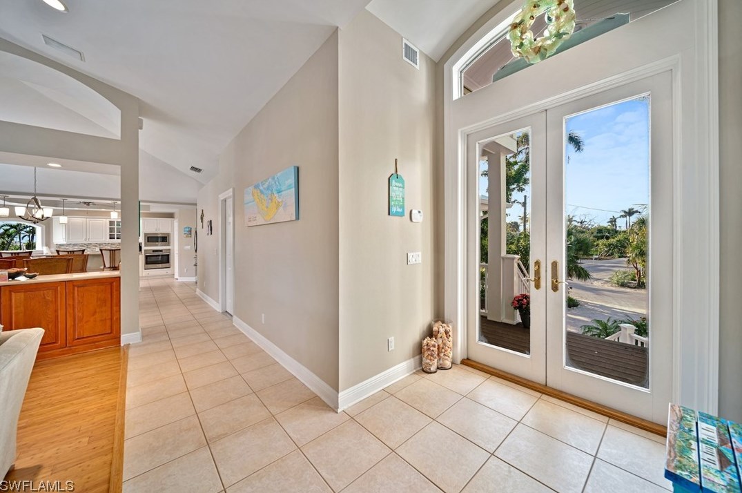 4428 Waters Edge Ln, Sanibel FL  33957-2805 exterior