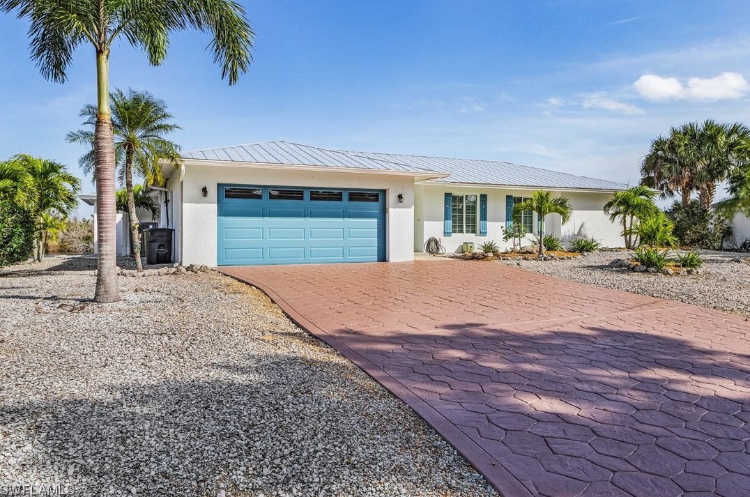 720 Durion Ct, Sanibel, FL 33957