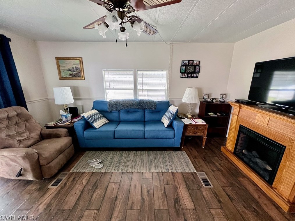 246 Poinsettia Dr, Fort Myers, FL 33905-4357