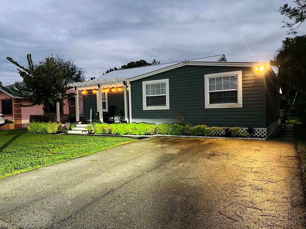 420 Circle Dr, Clewiston, FL 33440-2806