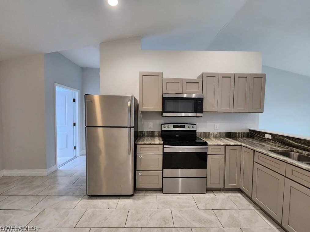 1616 31st Pl, Cape Coral, FL 33993-4851