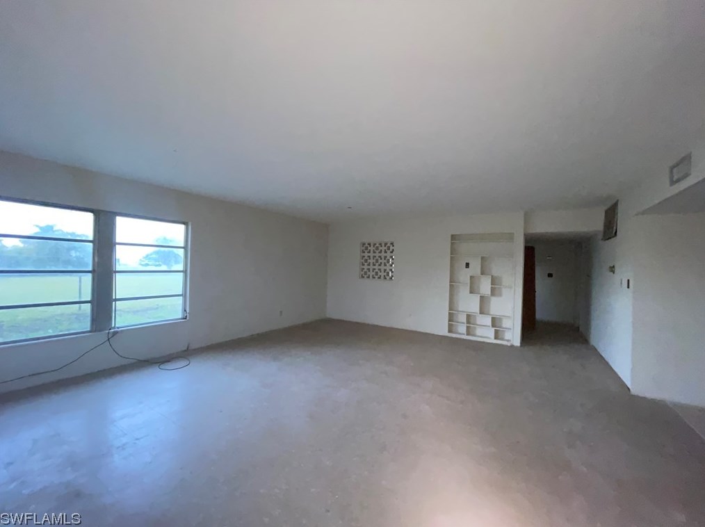 1107 Patterson Rd, Cape Coral, FL 33909-5118