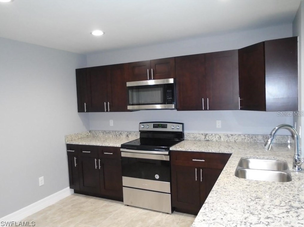 1426 Cape Coral Pkwy W, Cape Coral, FL 33904