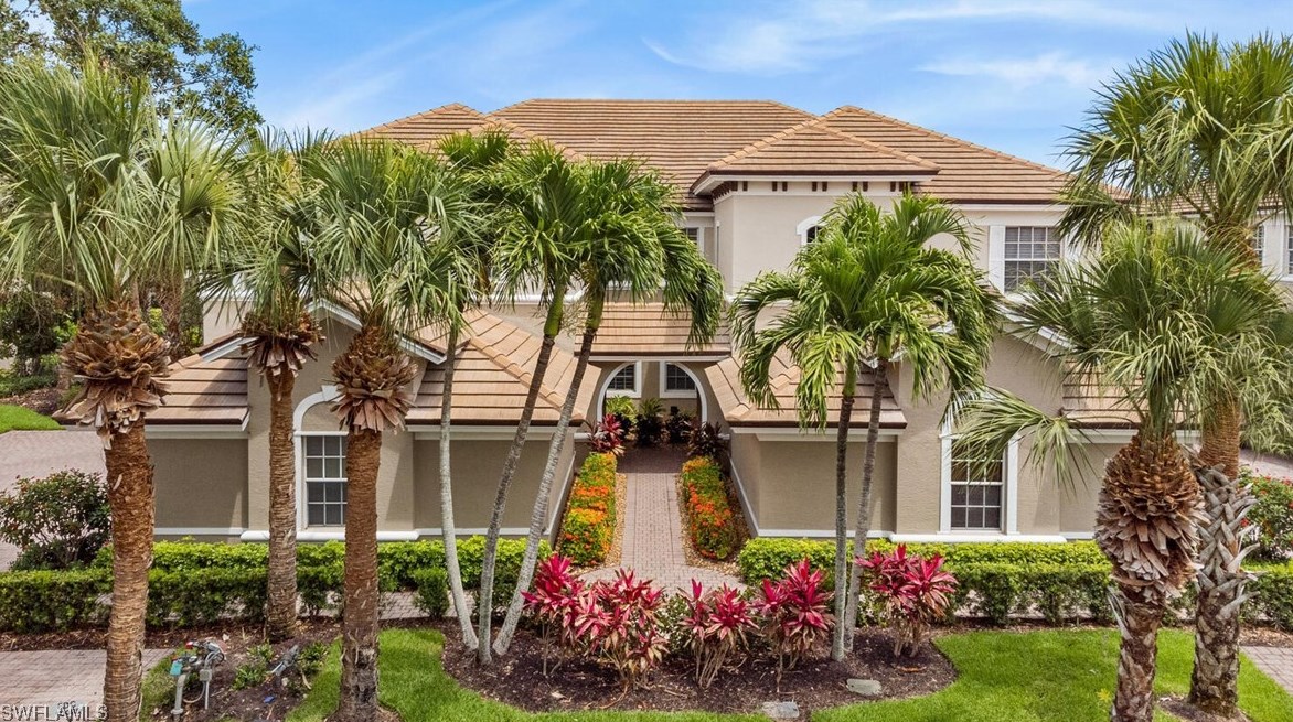 10085 Valiant Ct, Fort Myers, FL 33913-8941