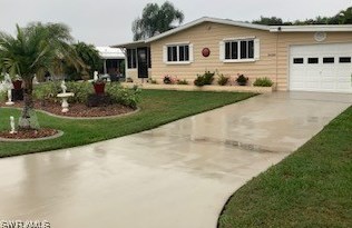 26245 Queen Mary Ln, Bonita Springs, FL 34135-6537