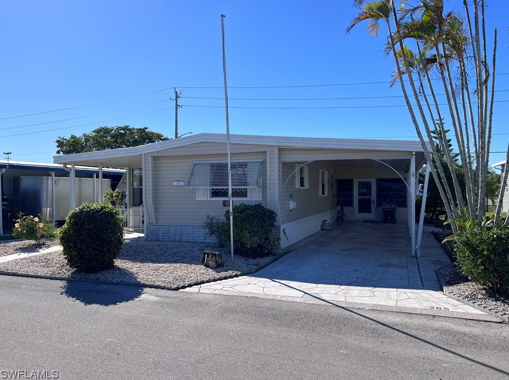 265 Poinsettia Dr, Fort Myers, FL 33905-4358