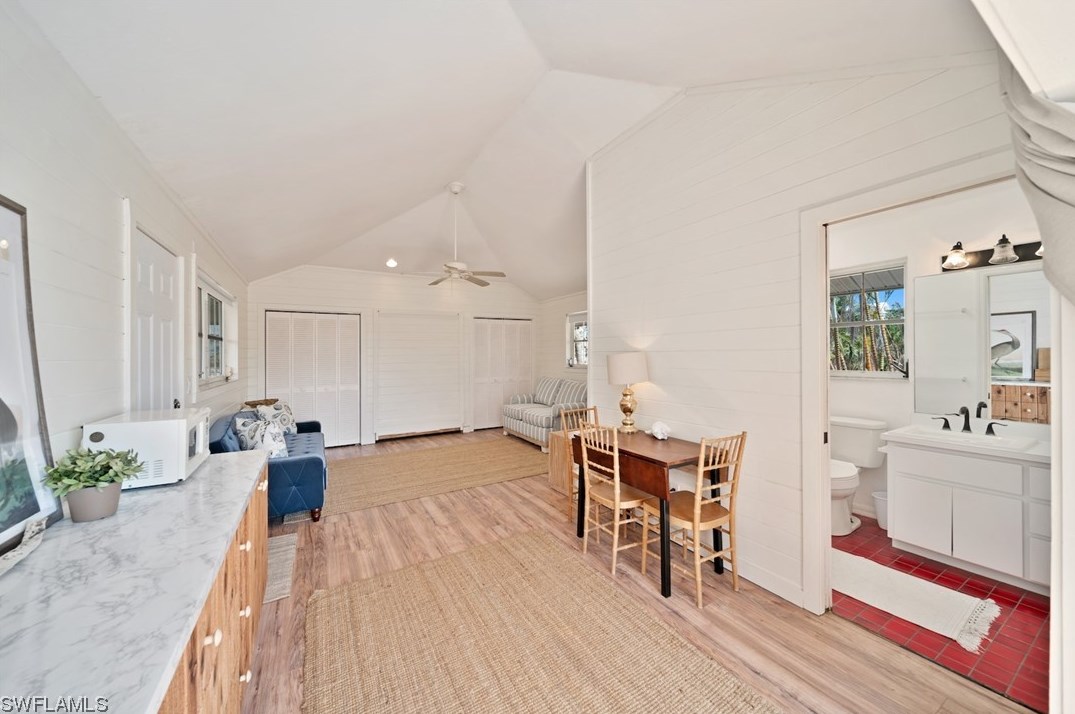 220 Palm Lk Dr, Sanibel FL 33957-5601 exterior