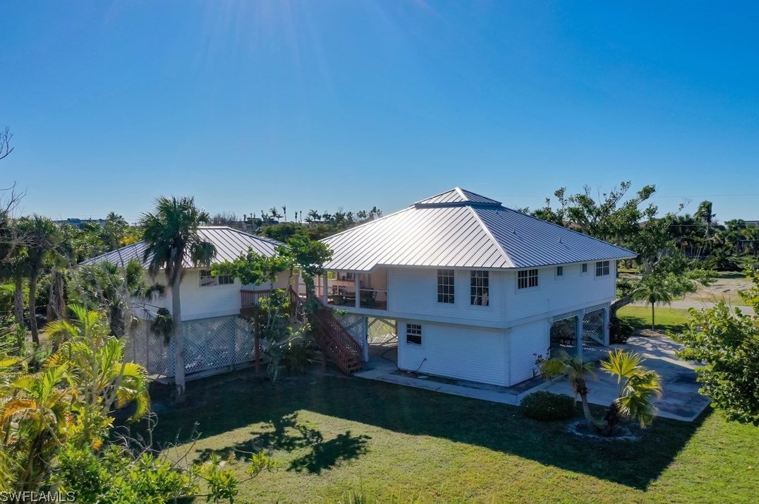 220 Palm Lk Dr, Sanibel FL 33957-5601 exterior